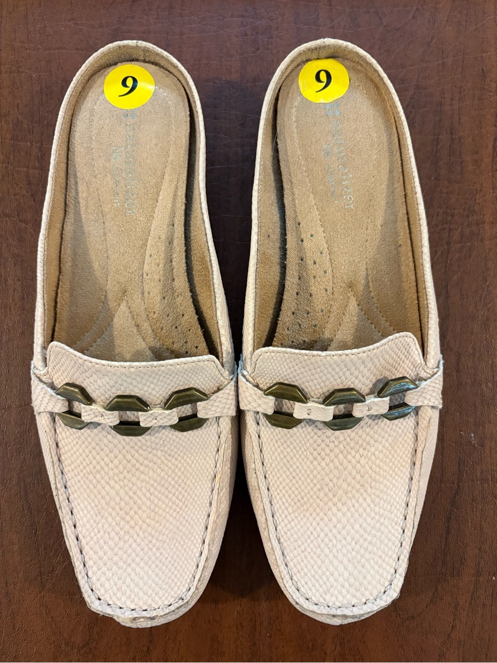Naturalizer Women's Light Beige Loafer Mules